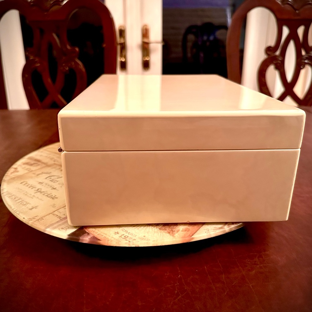 Beautiful Burl Ivory Wood Jewelry Box w/Lock & Key, 1970s Vintage, Good Cond. - Picture 4 of 12